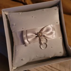 Wedding ring pillow